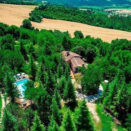Agriturismo Akasha Γκούμπιο Εξωτερικό φωτογραφία