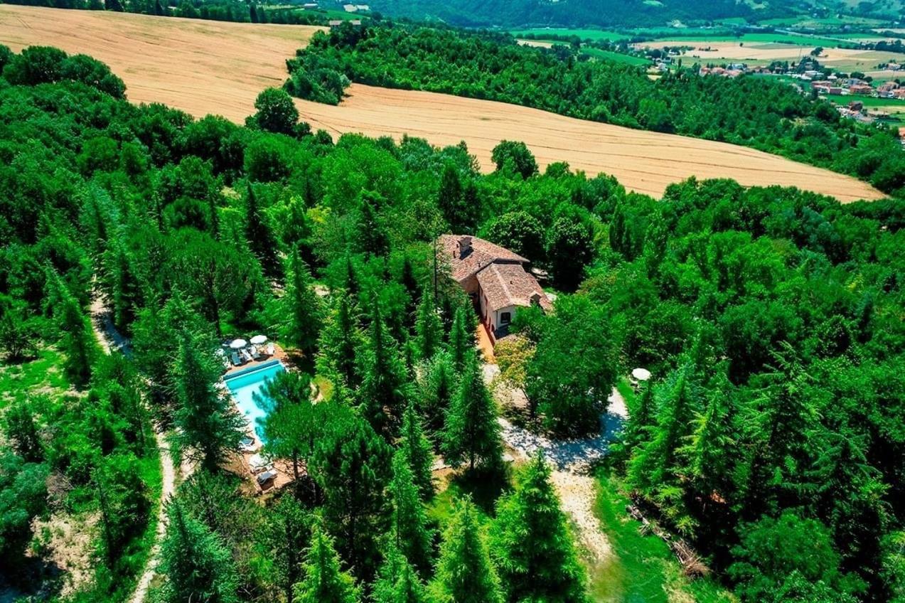 Agriturismo Akasha Γκούμπιο Εξωτερικό φωτογραφία