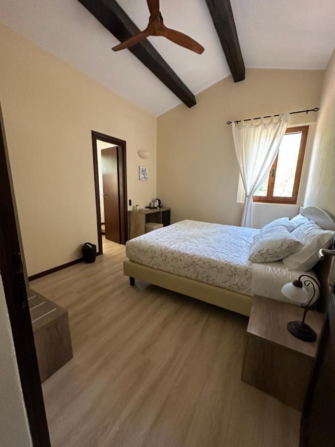 Agriturismo Akasha Γκούμπιο Εξωτερικό φωτογραφία