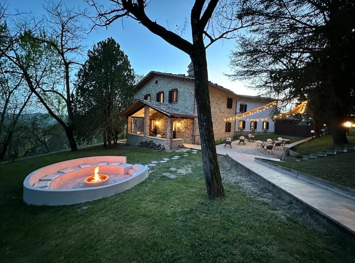 Agriturismo Akasha Γκούμπιο Εξωτερικό φωτογραφία